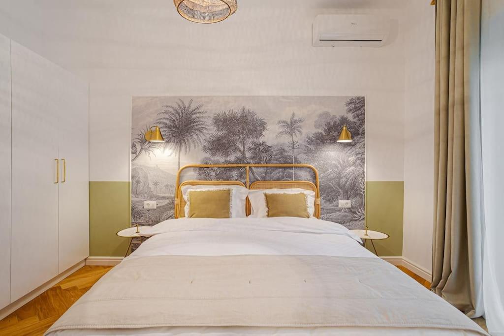 Designer Signature 2 Bdr Cismigiu Park 80sqm * Bucarest