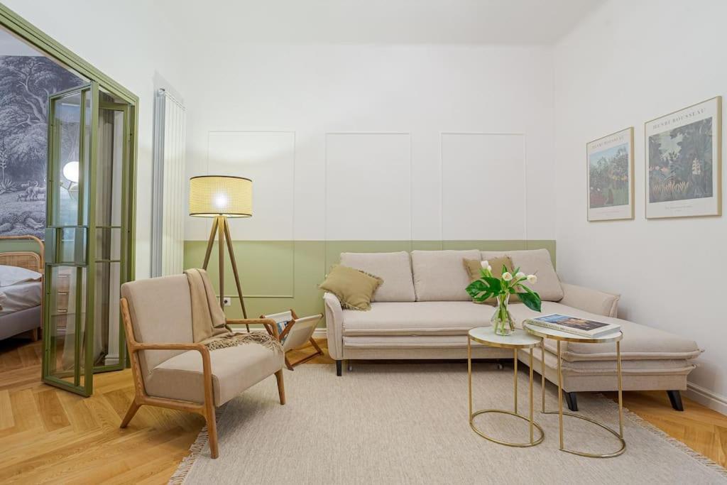 Apartment Designer Signature 2 Bdr Cismigiu Park 80sqm Bucharest