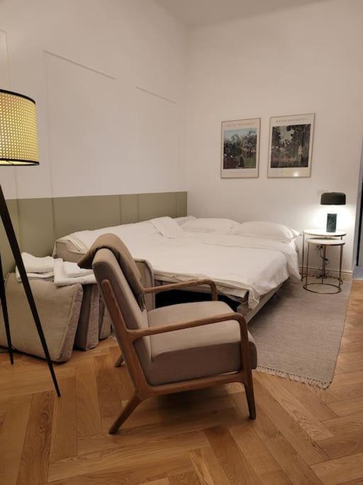 Designer Signature 2 Bdr Cismigiu Park 80sqm Apartment