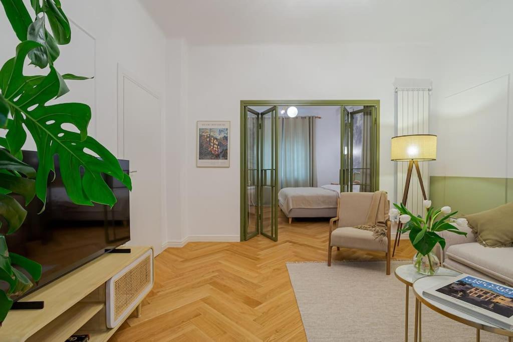 Apartment Designer Signature 2 Bdr Cismigiu Park 80sqm