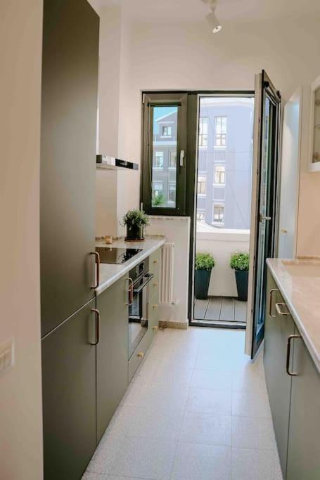 Designer Signature 2 Bdr Cismigiu Park 80sqm Apartment *