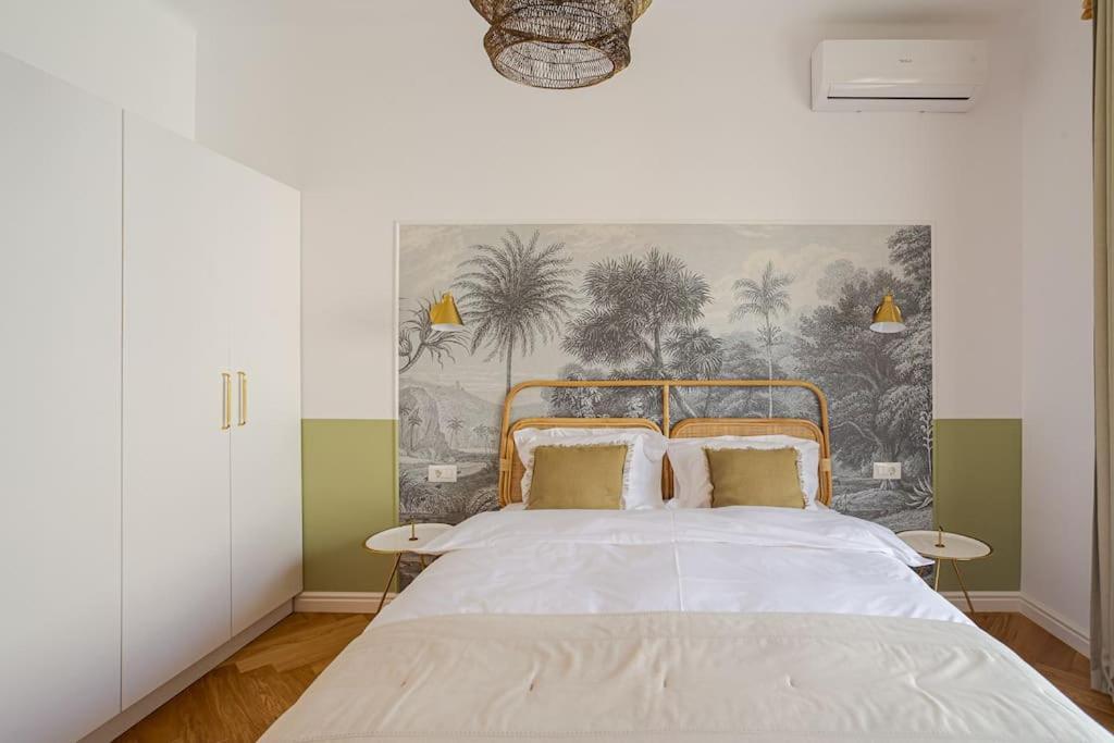 Designer Signature 2 Bdr Cismigiu Park 80sqm Bucarest