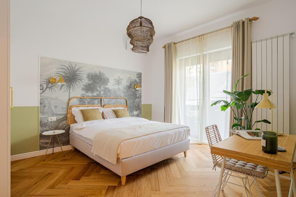 Designer Signature 2 Bdr Cismigiu Park 80sqm Apartment Bucharest